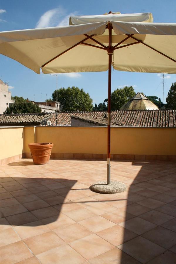 Attico Con Terrazza Santa Cecilia Apartment Рим Екстериор снимка