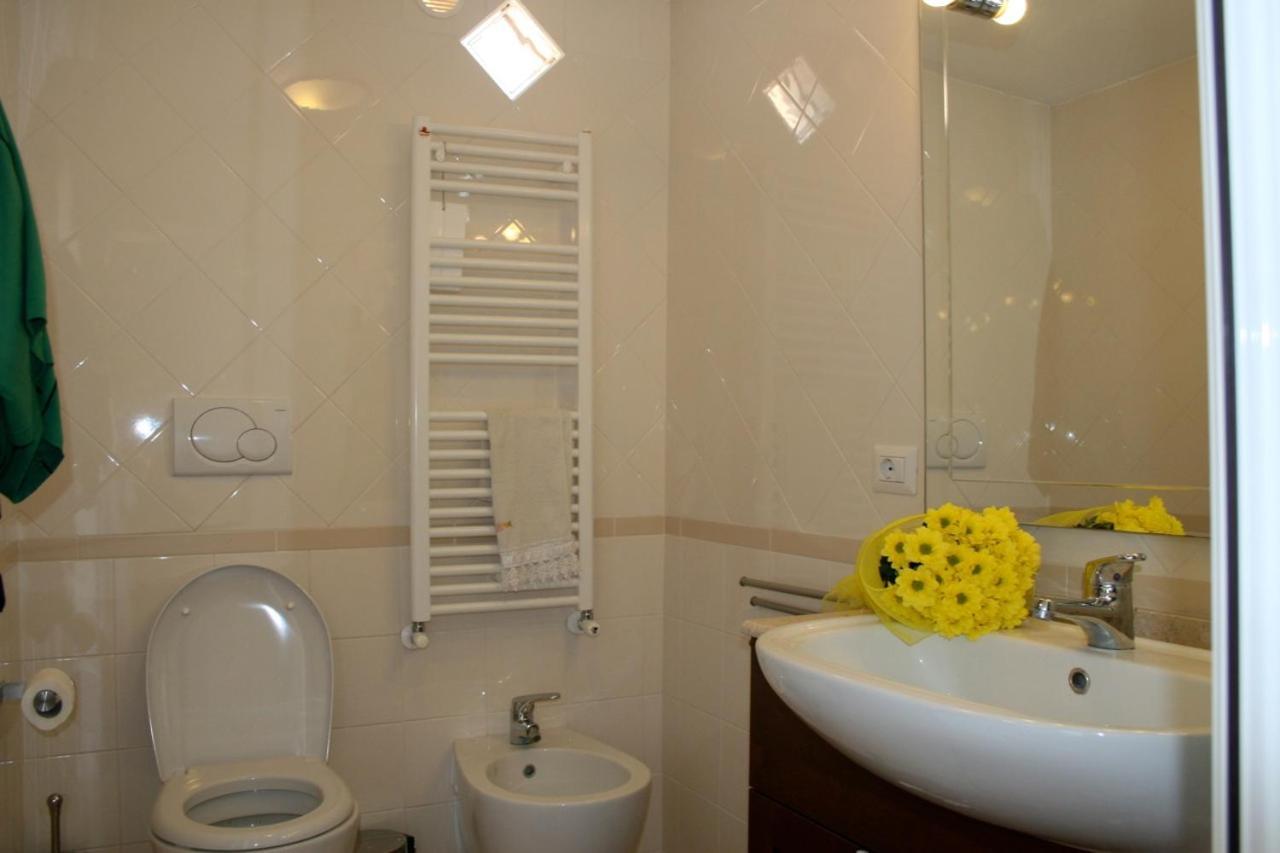 Attico Con Terrazza Santa Cecilia Apartment Рим Екстериор снимка