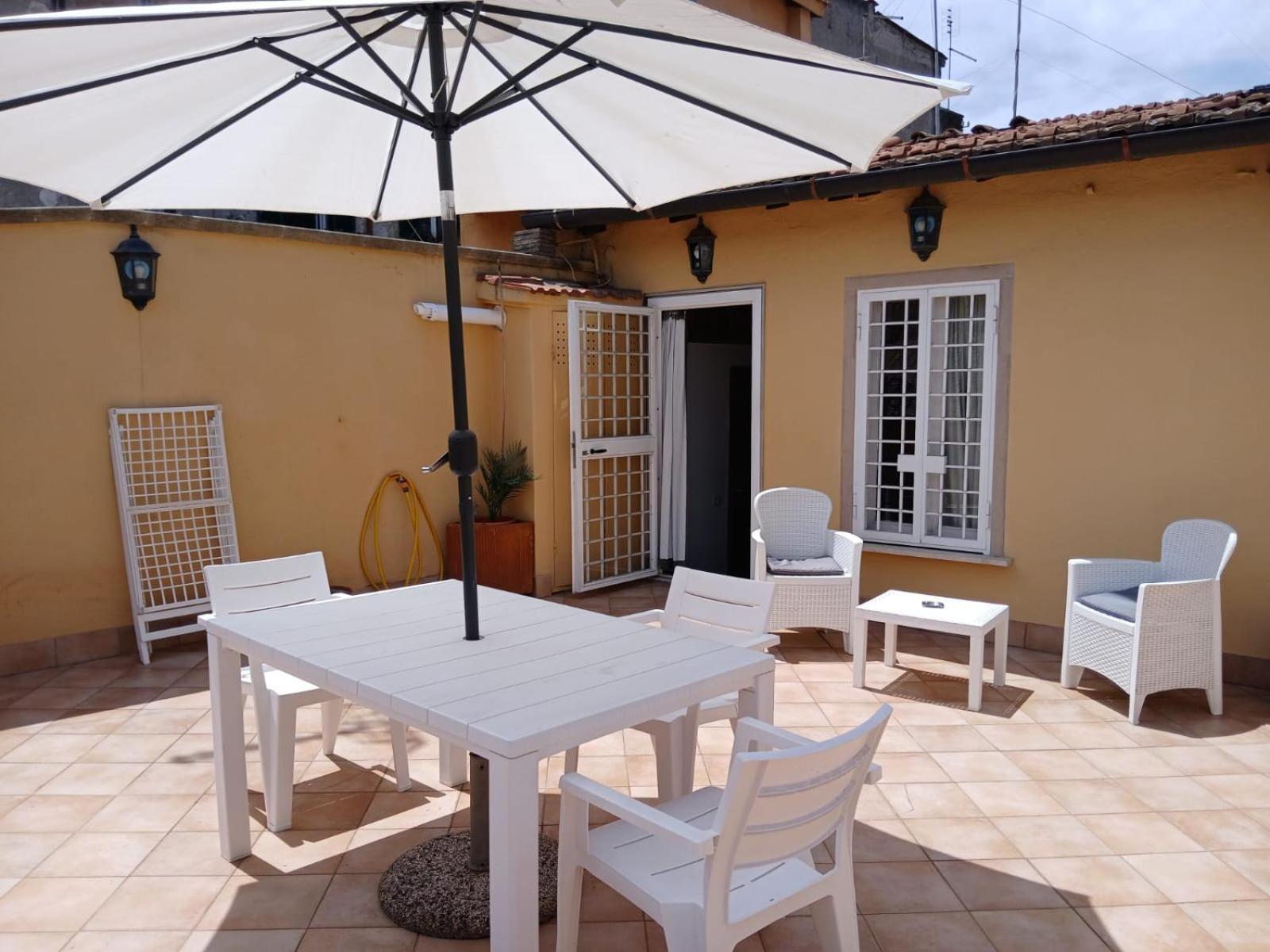 Attico Con Terrazza Santa Cecilia Apartment Рим Екстериор снимка